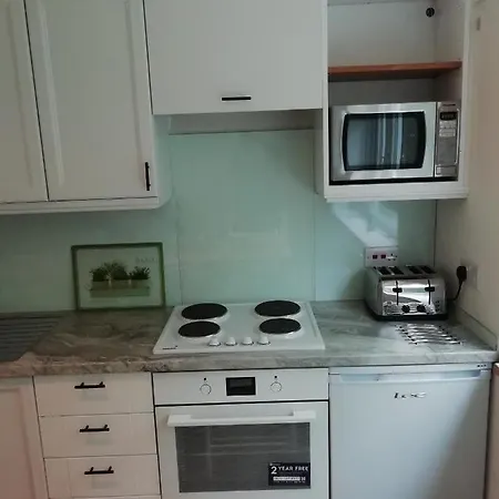 2 Bed With Full Use Of Site Facilities *